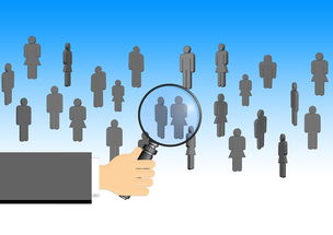 九游下载官网-国足比赛战术调整案例分析，国足的战术